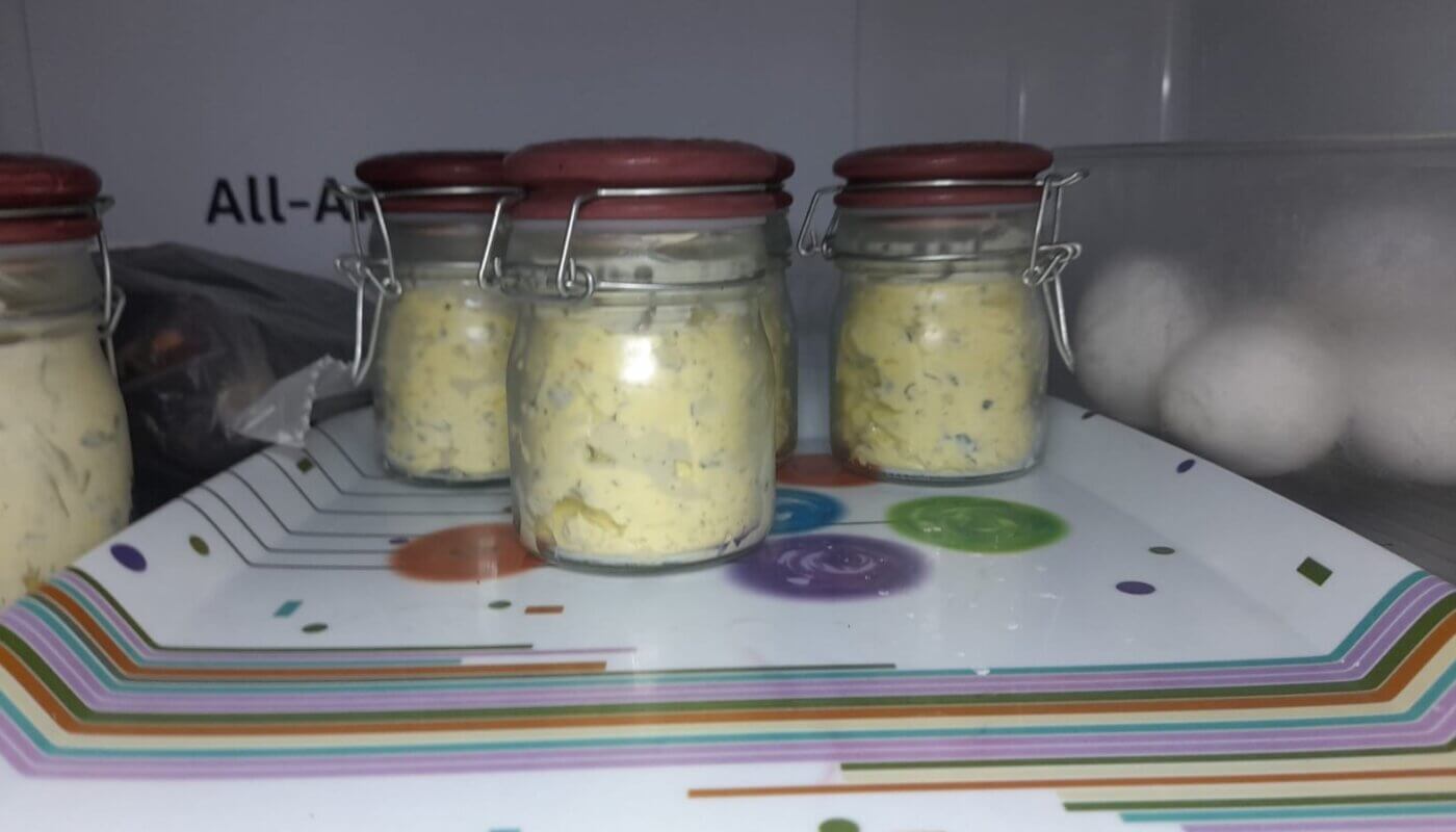 mantequilla a las finas hierbas